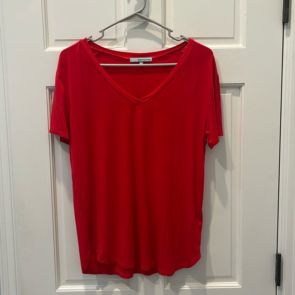 women’s red V-neck short sleeved tee size medium